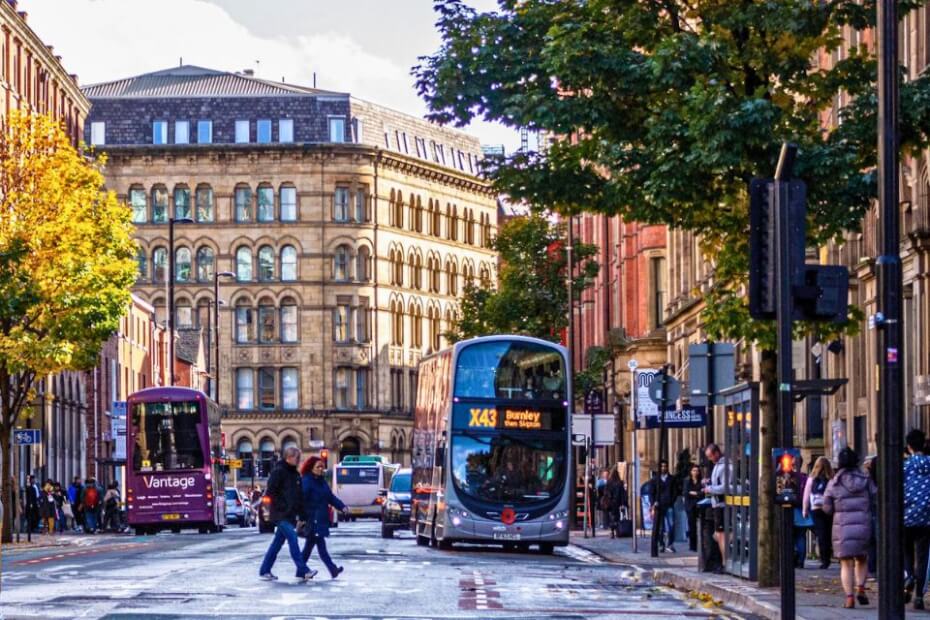 A taxa de turismo da cidade de Manchester arrecadou £2,8 milhões no primeiro ano