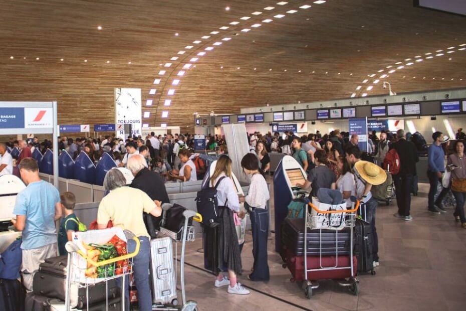 Os passageiros das companhias aéreas que se atrasarem devido ao EES não poderão voltar a reservar voos gratuitamente
