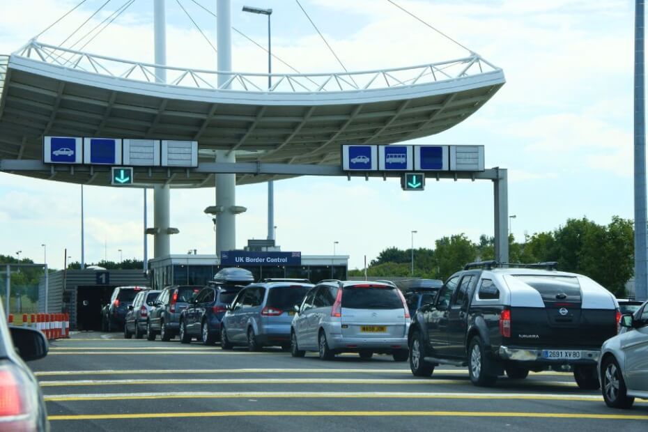 영국 교통 조사에 따르면 새로운 EU 국경 검문으로 영국인의 유럽 여행이 중단될 수 있습니다.