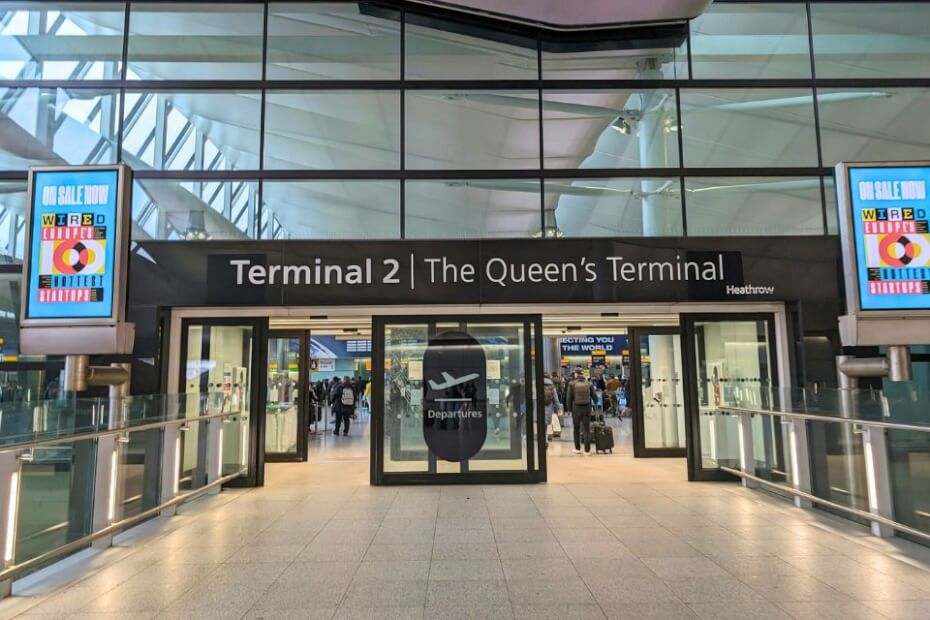 O aeroporto de Heathrow perde 90.000 passageiros devido ao novo sistema de ETA do Reino Unido