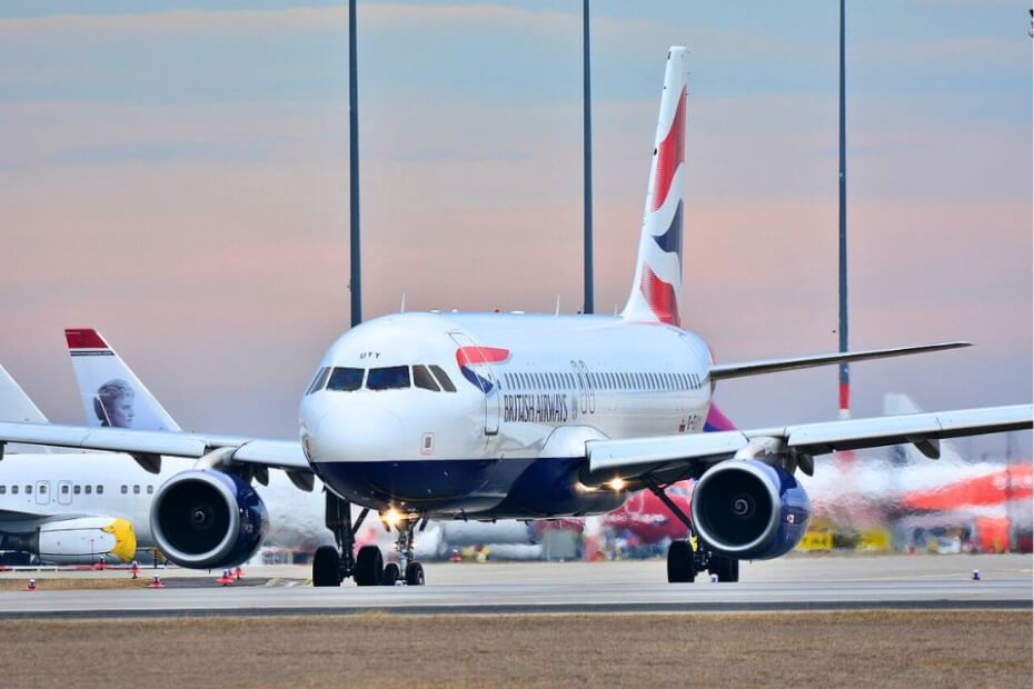 A Heathrow repülőtér és a brit gazdaság hatalmas pénzügyi veszteségekkel néz szembe az új ETA-rendszer miatt