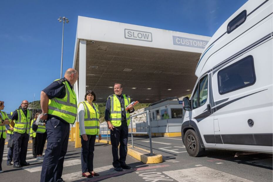 Großbritannien plant Notfallplan für EES-Verspätungen in Dover, um ein Verkehrschaos in Kent zu verhindern